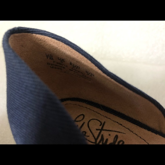Life Stride Womens Loafer. Size 7, Navy. - Picture 6 of 6